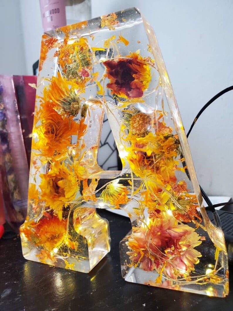 🌸Handmade Floral Resin Night Light